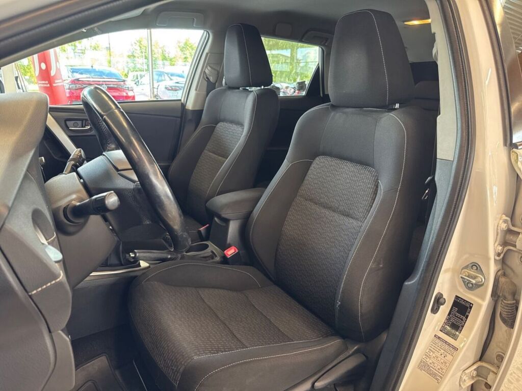 Toyota Auris 2015 Valkoinen