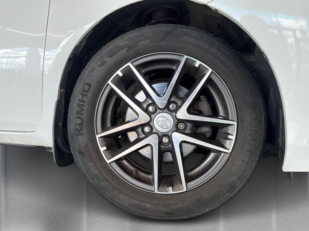 Toyota Auris 2015 Valkoinen