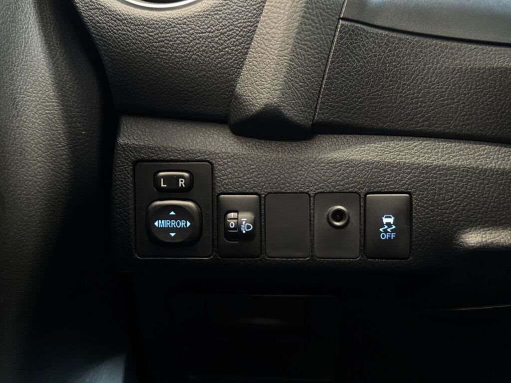 Toyota Auris 2015 Valkoinen