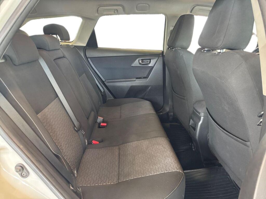 Toyota Auris 2015 Valkoinen