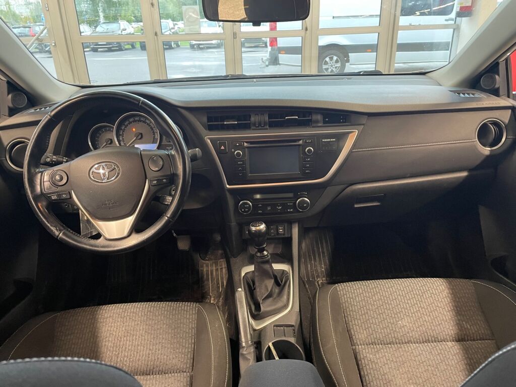 Toyota Auris 2015 Valkoinen