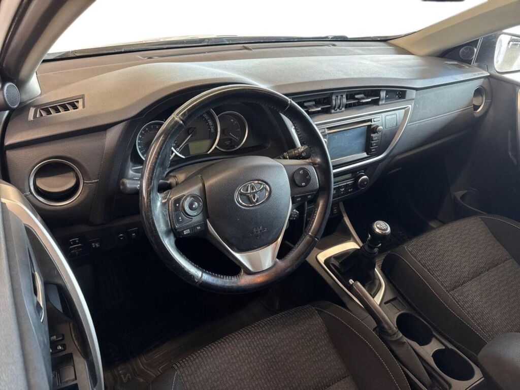 Toyota Auris 2015 Valkoinen