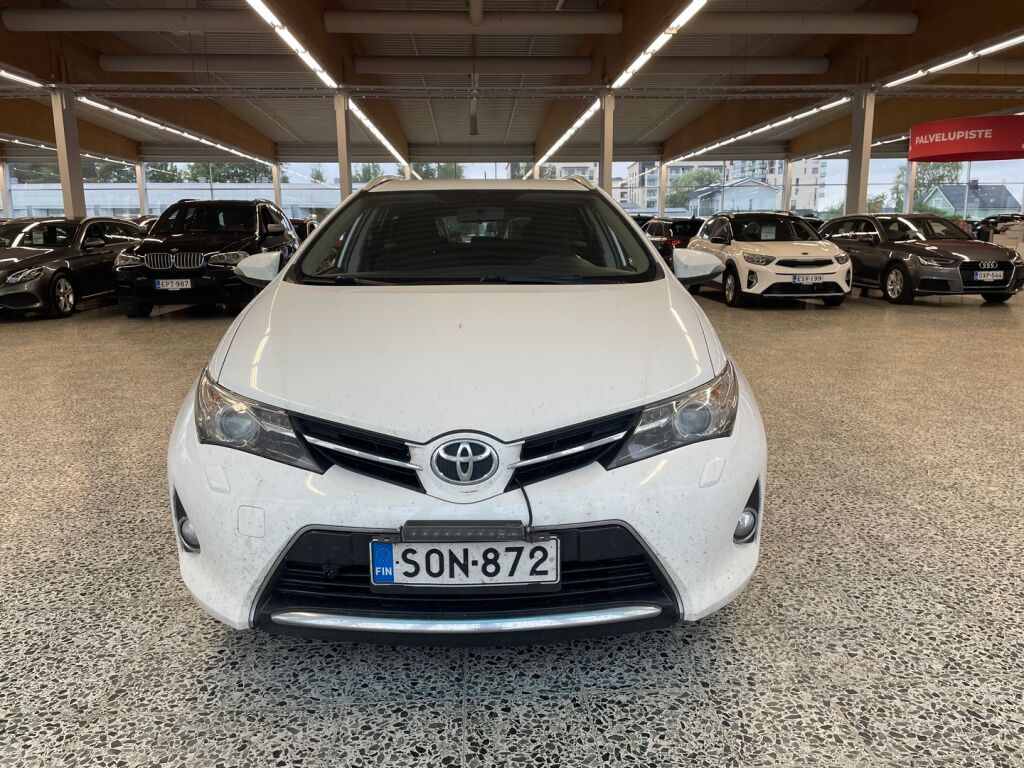 Toyota Auris 2015 Valkoinen