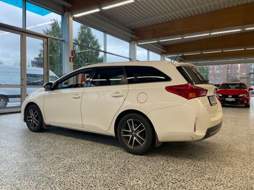 Toyota Auris 2015 Valkoinen