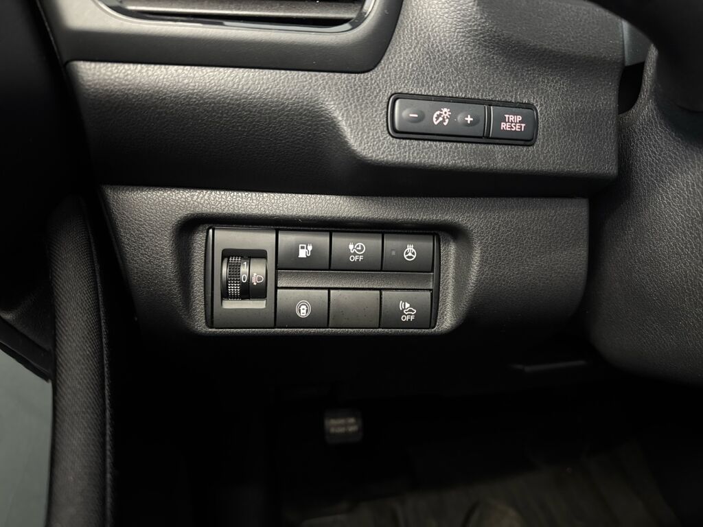 Nissan Leaf 2020 Musta