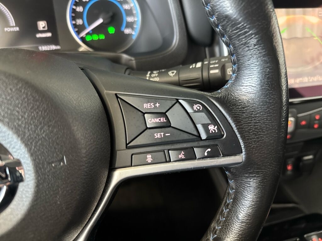 Nissan Leaf 2020 Musta