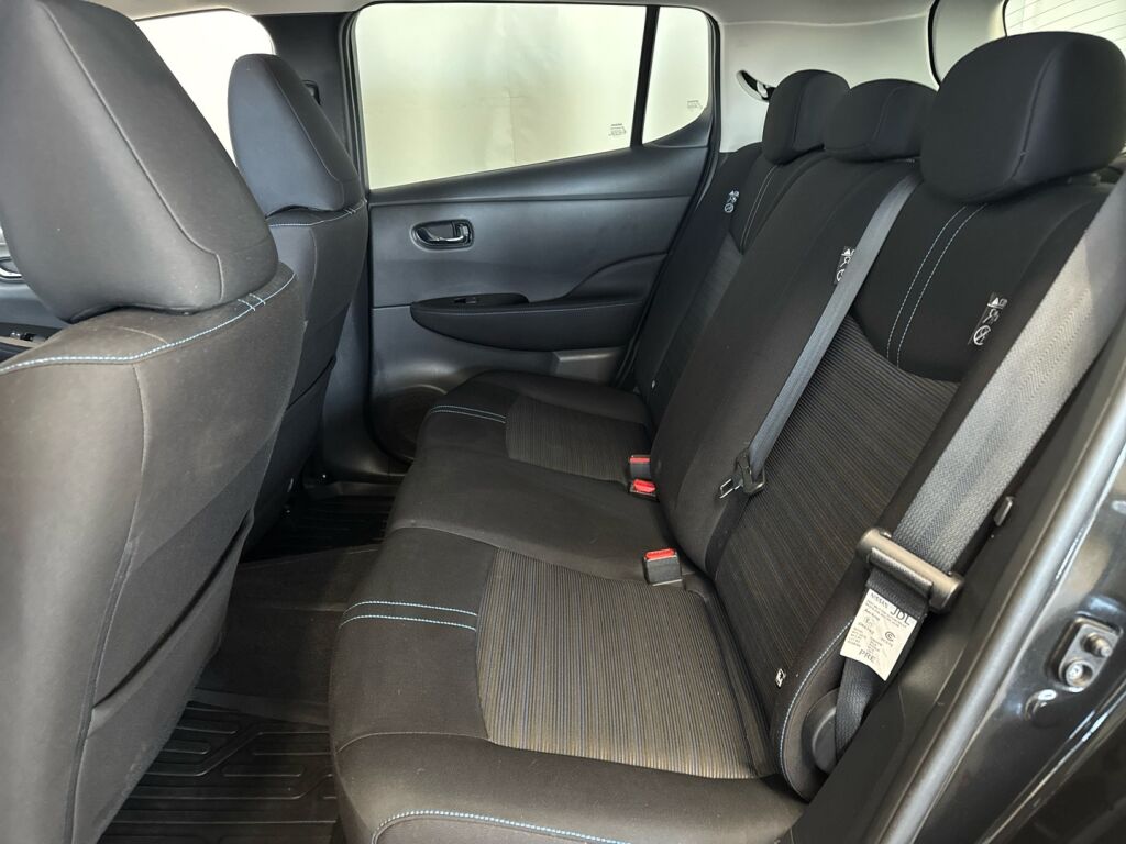 Nissan Leaf 2020 Musta