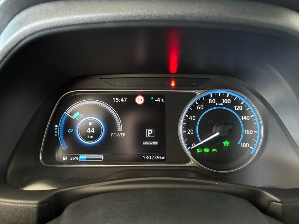 Nissan Leaf 2020 Musta