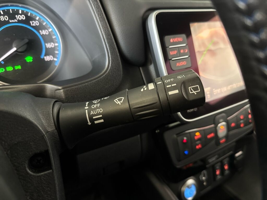 Nissan Leaf 2020 Musta