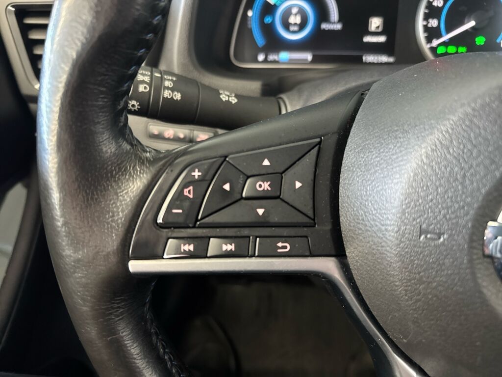 Nissan Leaf 2020 Musta