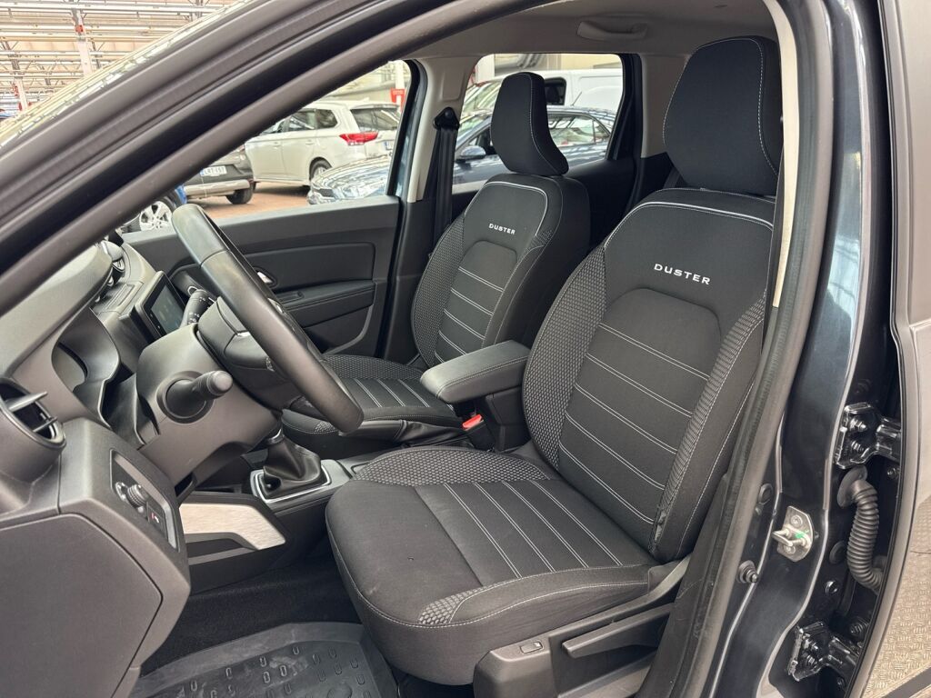 Dacia Duster 2022 Harmaa
