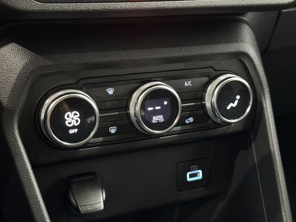 Dacia Jogger 2022 Oranssi