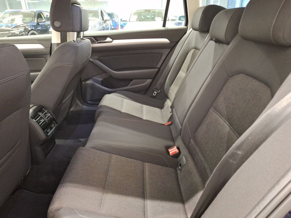 Volkswagen Passat 2019 Sininen