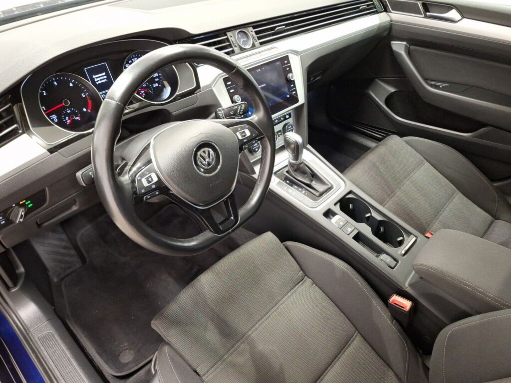 Volkswagen Passat 2019 Sininen