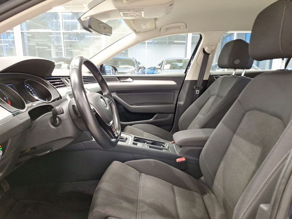 Volkswagen Passat 2019 Sininen