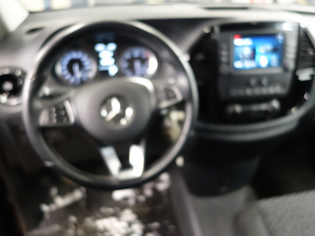 Mercedes-Benz Vito 2022 Musta