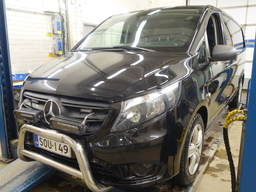 Mercedes-Benz Vito 2022 Musta