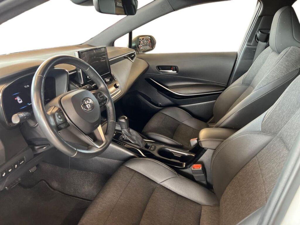 Toyota Corolla 2022 Valkoinen