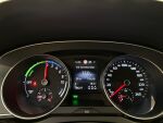 Volkswagen Passat 2021 Punainen