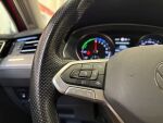 Volkswagen Passat 2021 Punainen