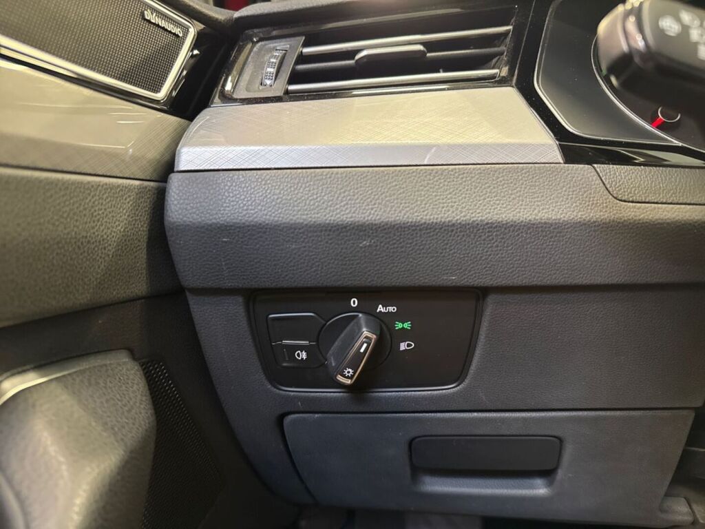 Volkswagen Passat 2021 Punainen