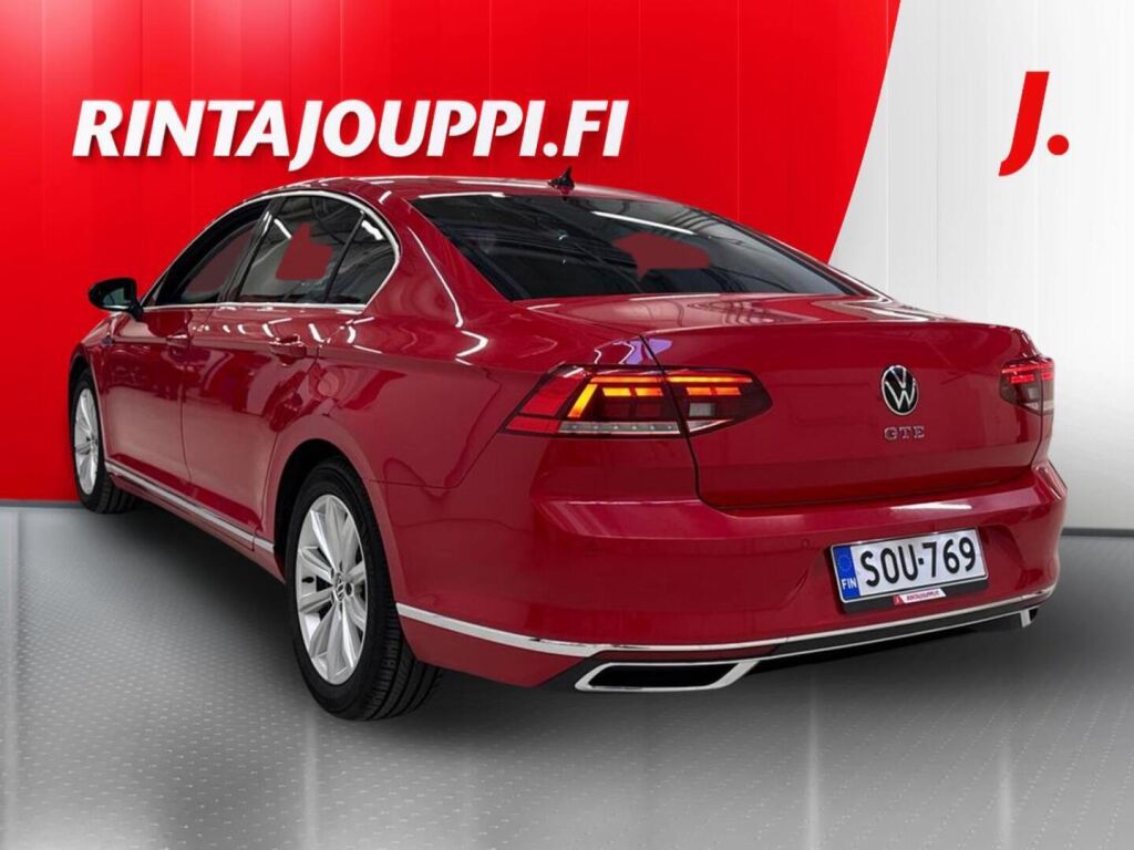 Volkswagen Passat 2021 Punainen