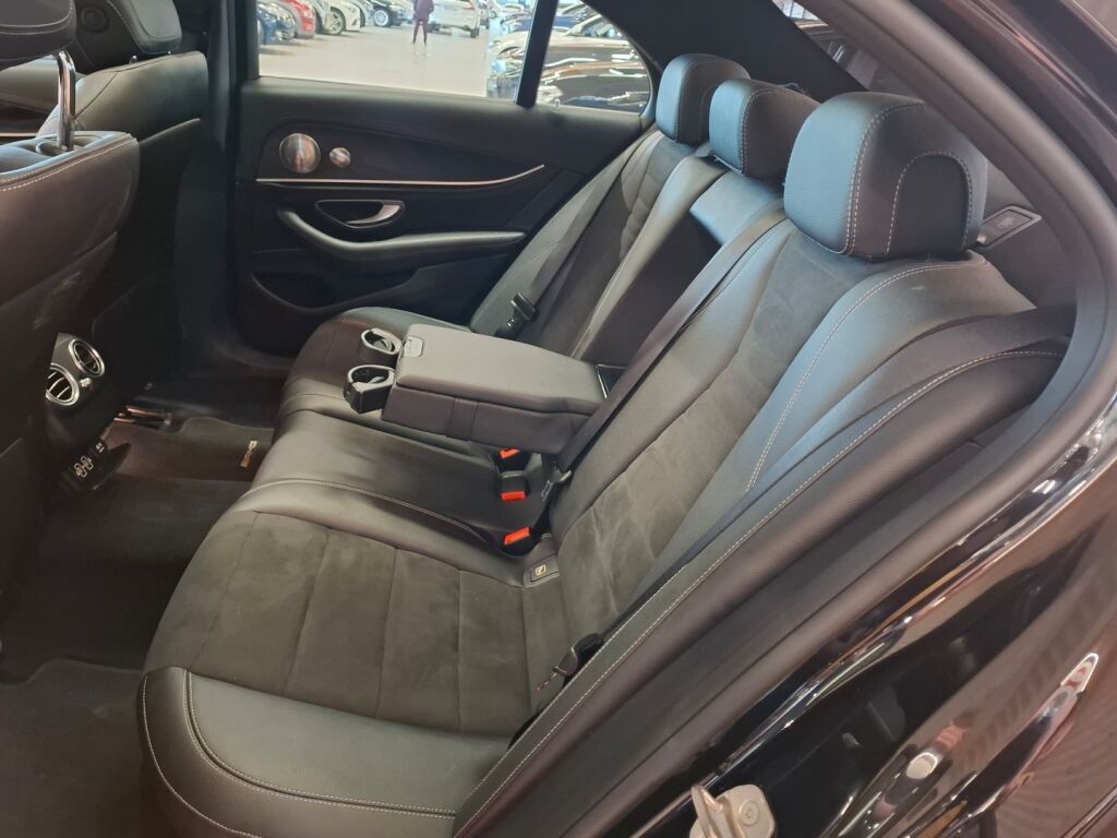 Mercedes-Benz E 2017 Musta