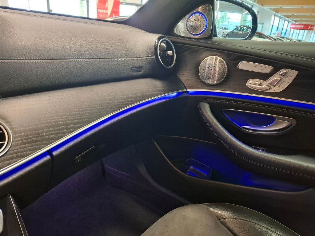 Mercedes-Benz E 2017 Musta