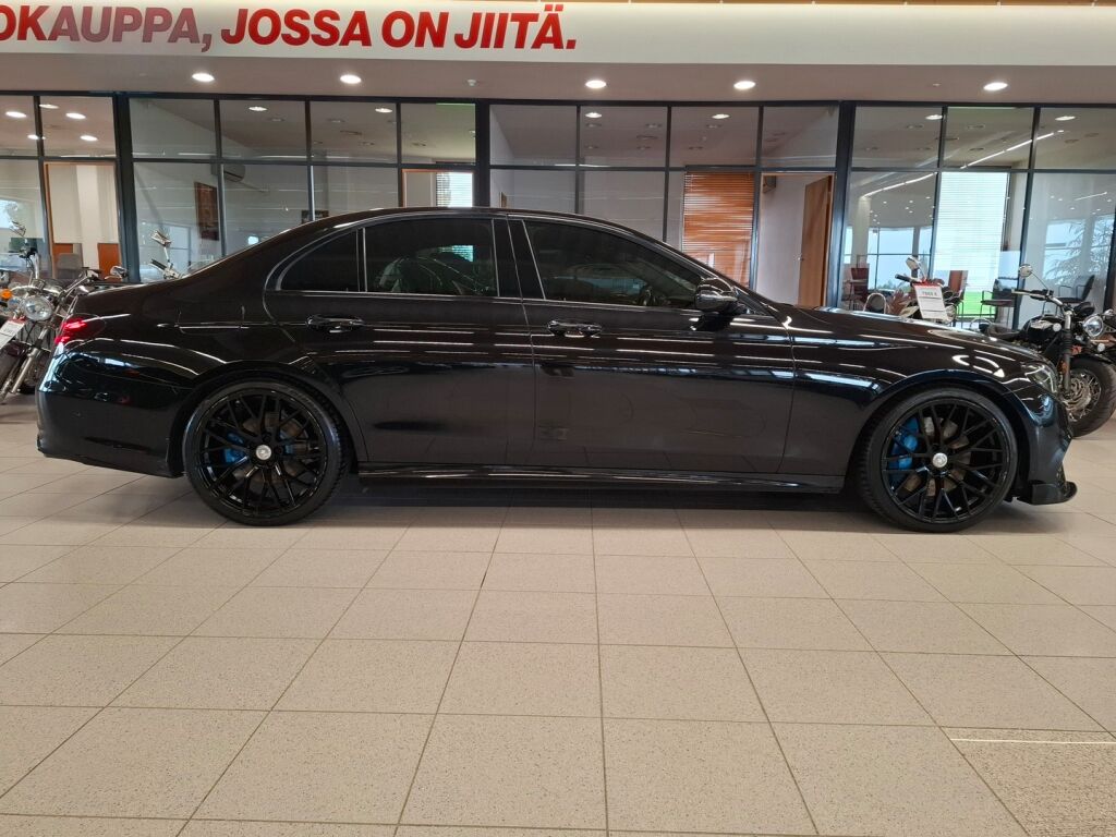 Mercedes-Benz E 2017 Musta