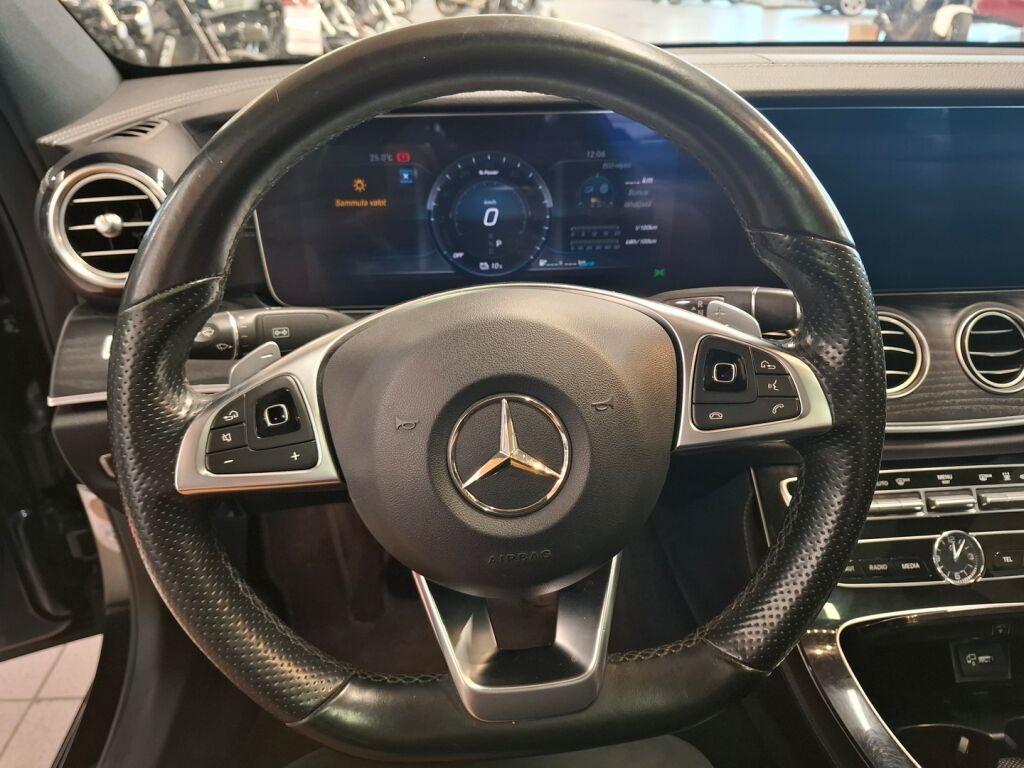 Mercedes-Benz E 2017 Musta
