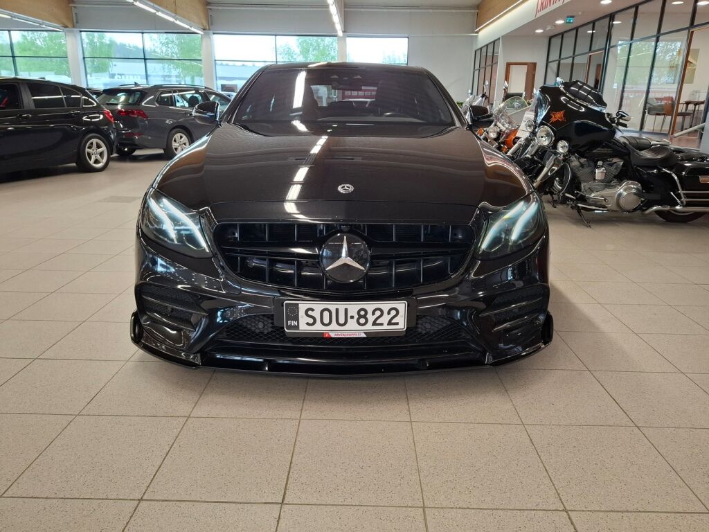 Mercedes-Benz E 2017 Musta