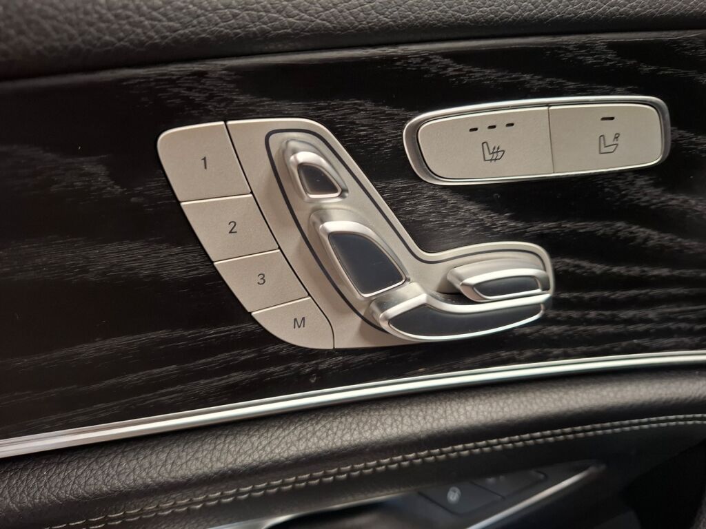 Mercedes-Benz E 2017 Musta