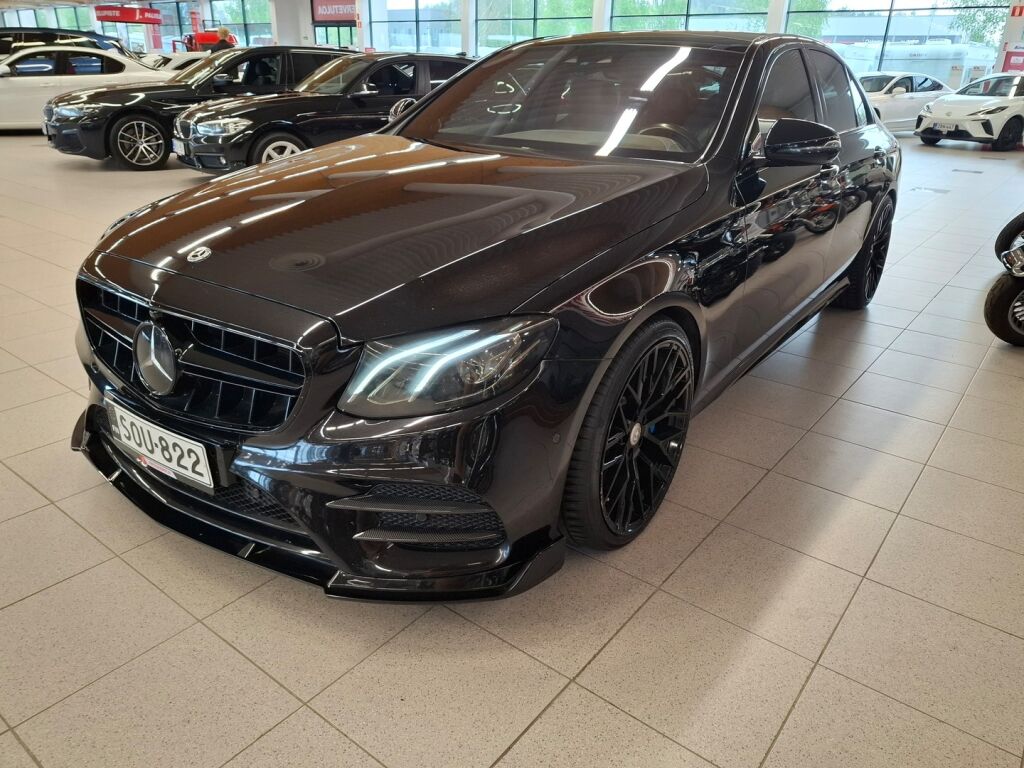 Mercedes-Benz E 2017 Musta