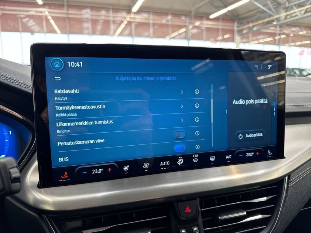 Ford Focus 2022 Punainen