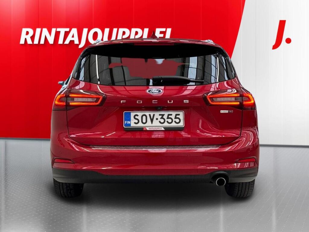 Ford Focus 2022 Punainen