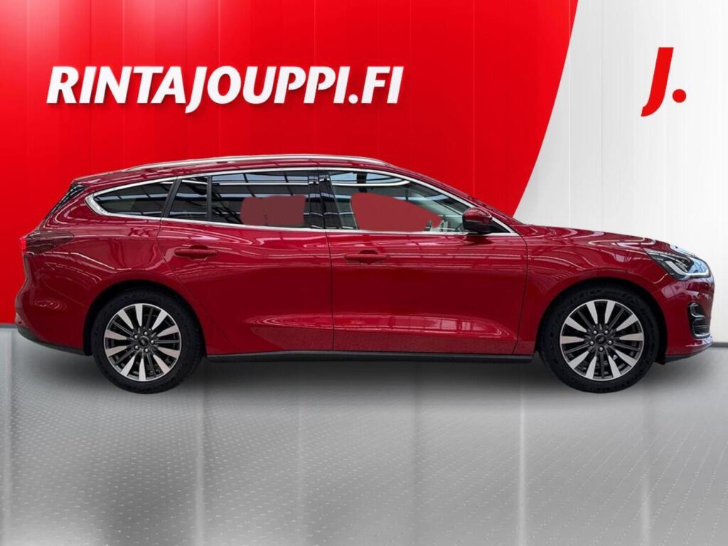 Ford Focus 2022 Punainen