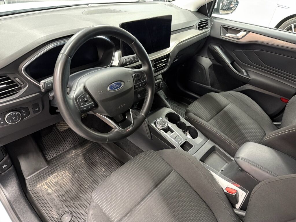 Ford Focus 2022 Valkoinen