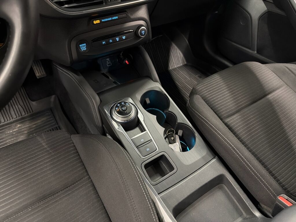 Ford Focus 2022 Valkoinen