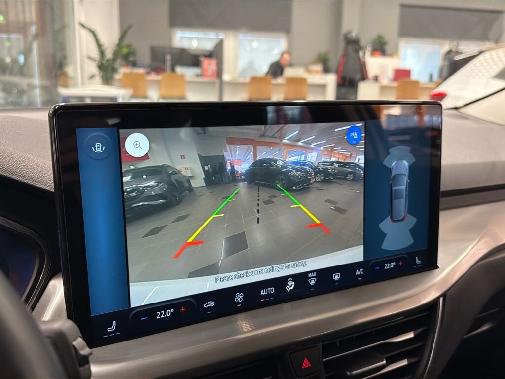 Ford Focus 2022 Valkoinen