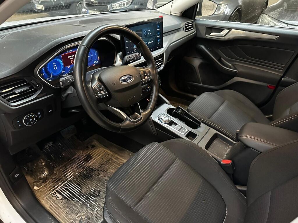 Ford Focus 2022 Valkoinen