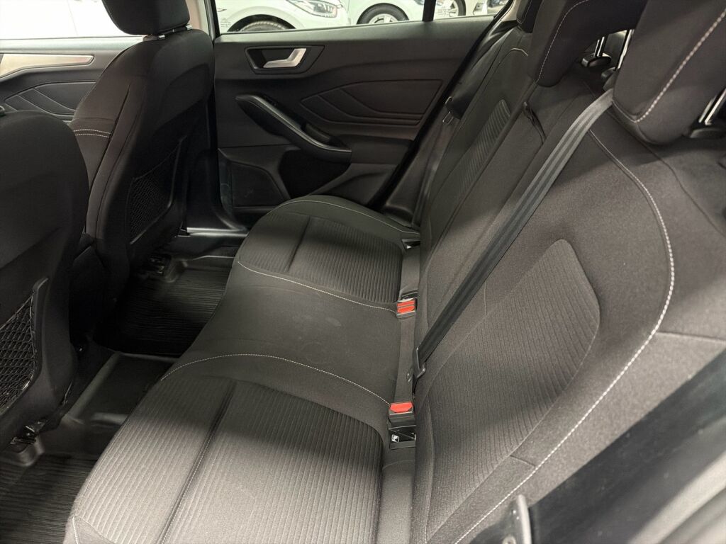 Ford Focus 2022 Valkoinen