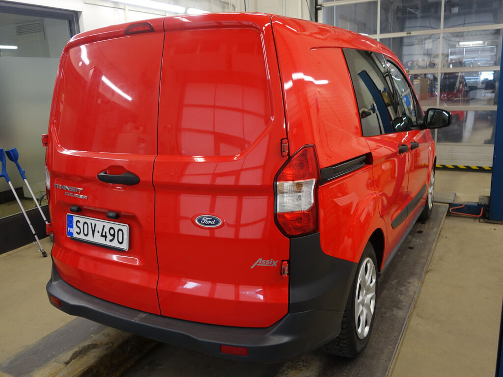 Ford Transit Courier 2022 Punainen