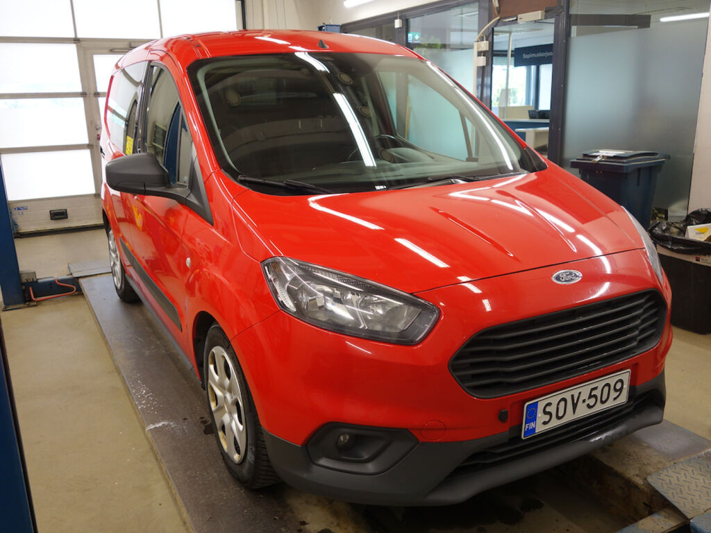 Ford Transit Courier 2022 Punainen