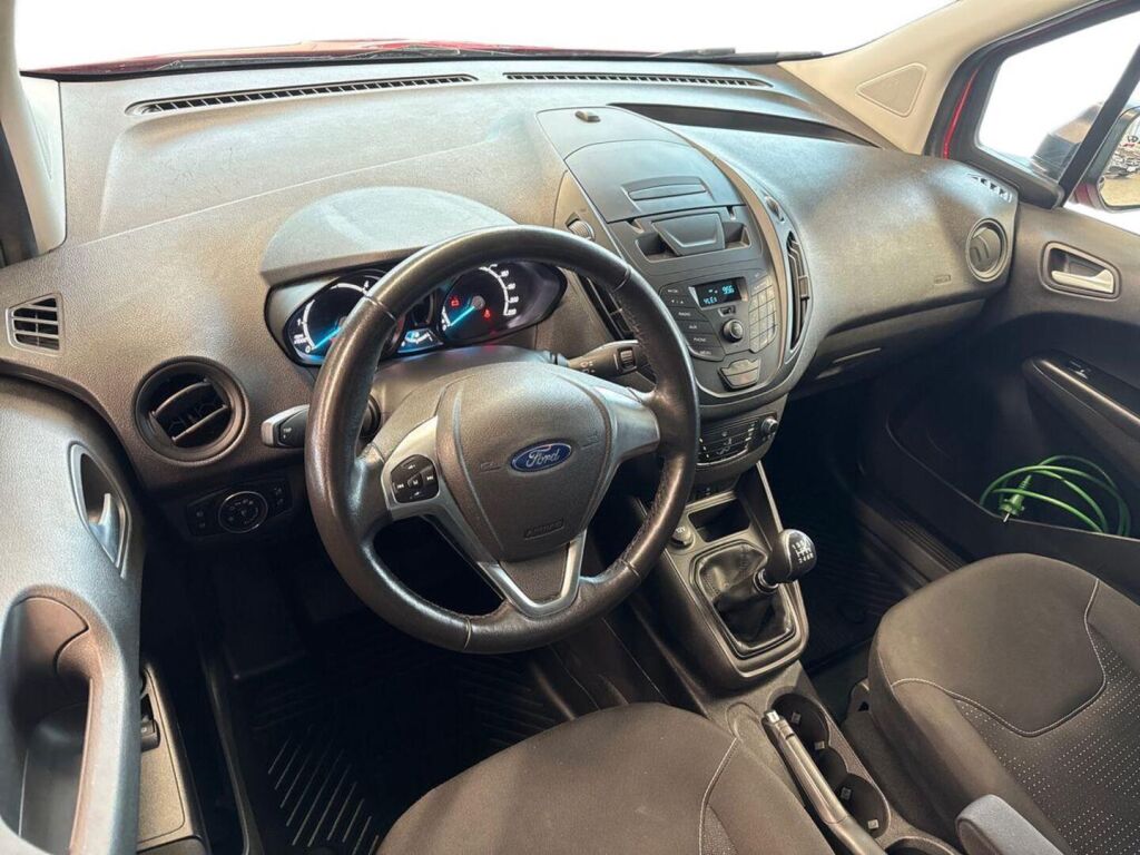 Ford Transit Courier 2022 Punainen
