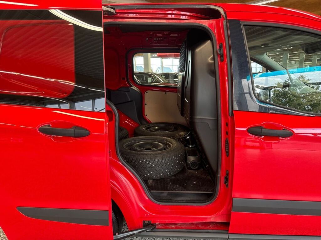 Ford Transit Courier 2022 Punainen