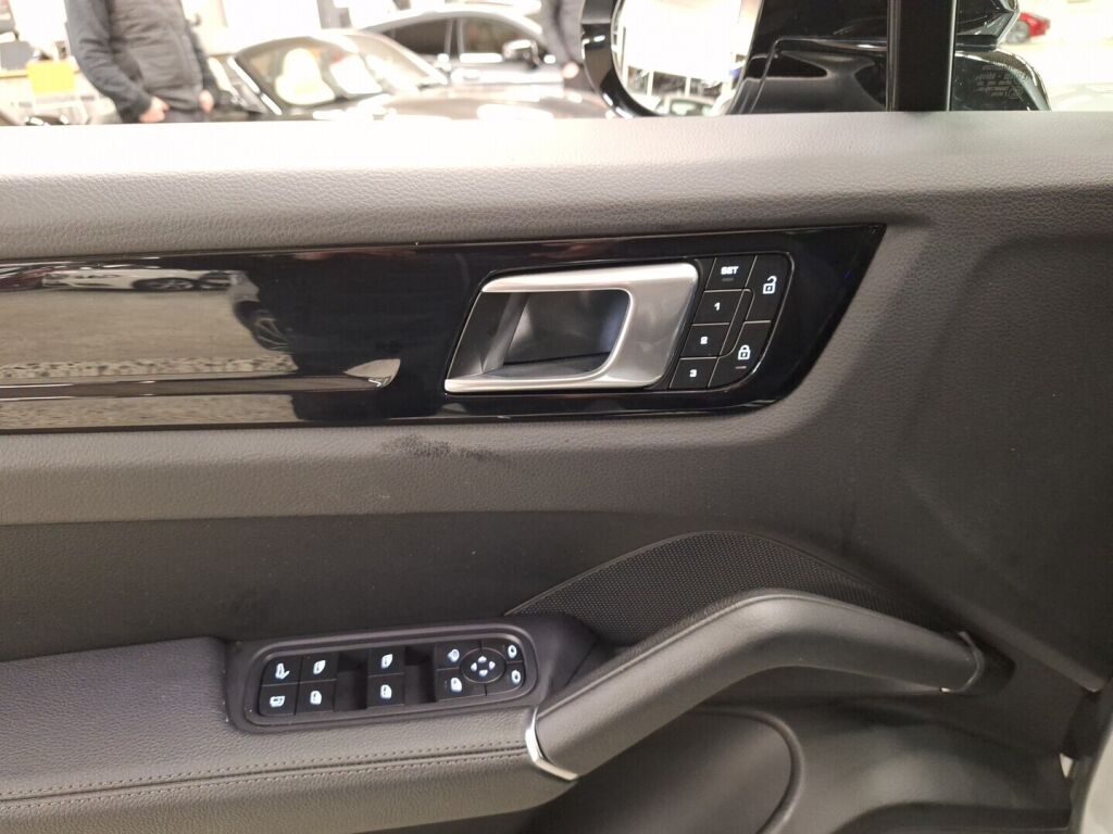 Porsche Cayenne 2022 Hopea