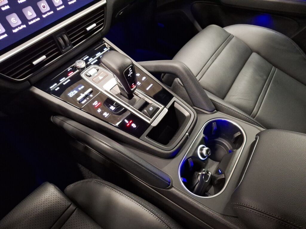 Porsche Cayenne 2022 Hopea