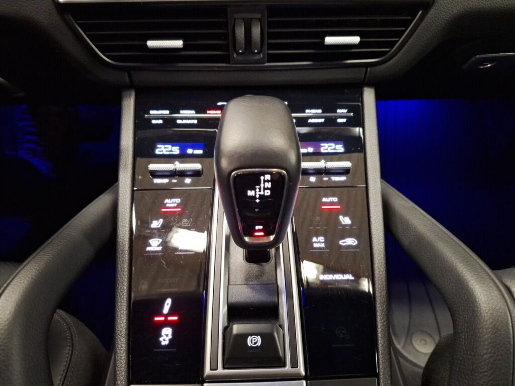 Porsche Cayenne 2022 Hopea