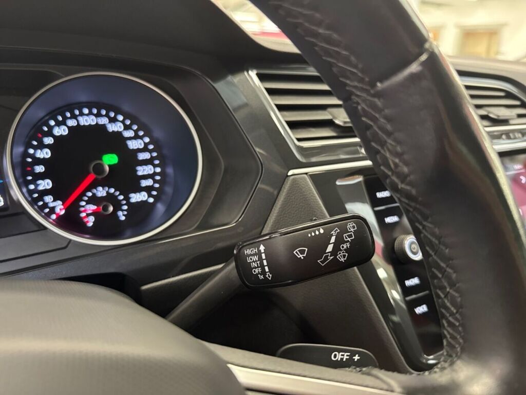 Volkswagen Tiguan 2022 Harmaa