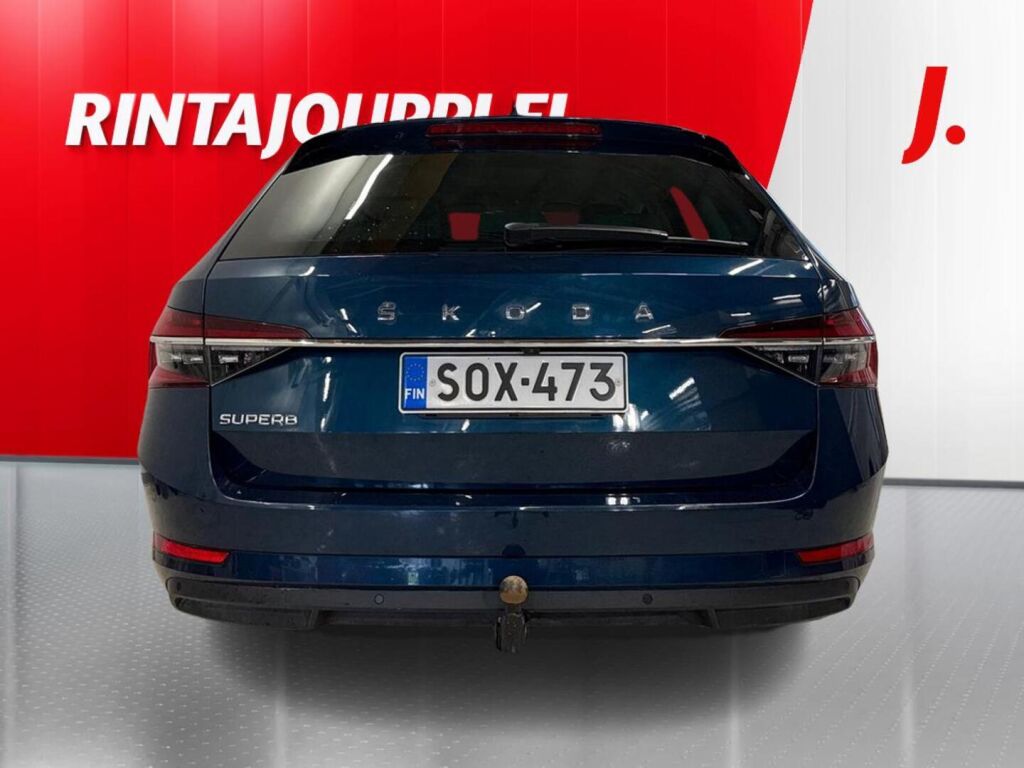 Skoda Superb 2022 Sininen